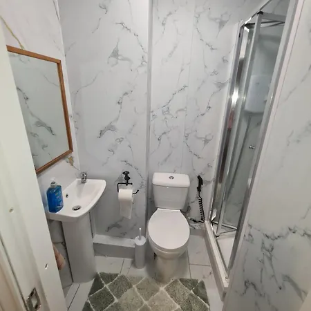 Guest house Woodville Leeds *