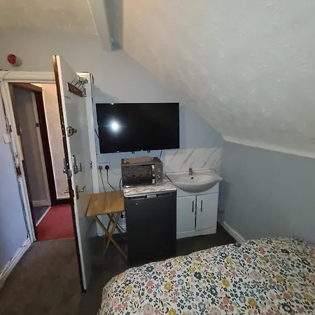 Woodville Leeds Guest house