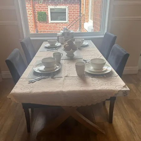 Woodville Leeds Guest house